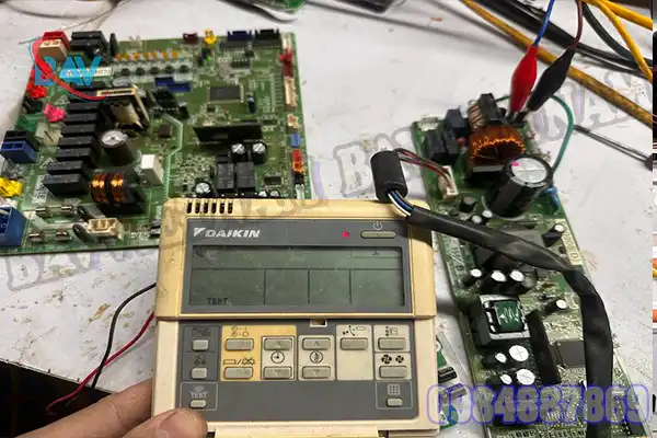 Chuyên Sửa Bo Mạch Điều Hòa VRV3 Daikin – Báo Giá Linh Kiện